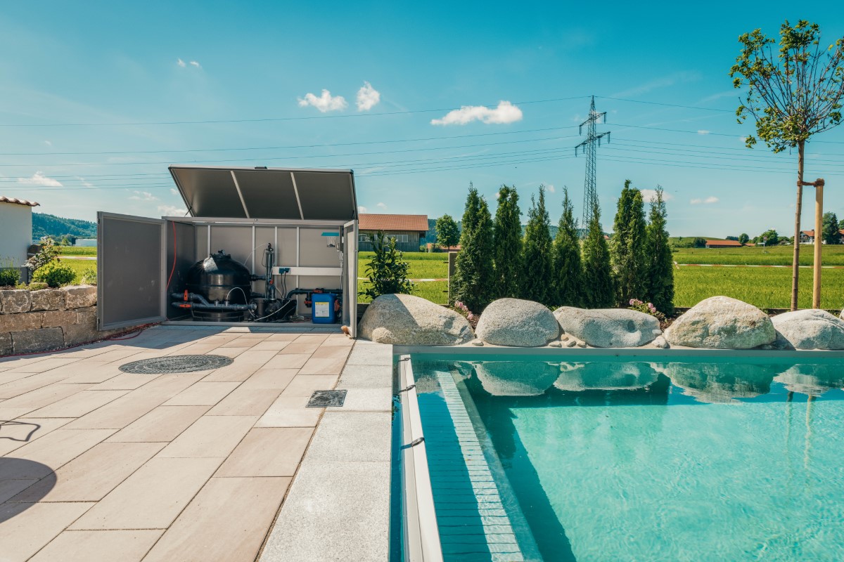 Klassischer Pool - Garten- und Landschaftsbau Gschwend